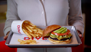 1548636237.663_r244_Holland America Line Veendam Interior Dive-In Freestyle Burger.jpg
